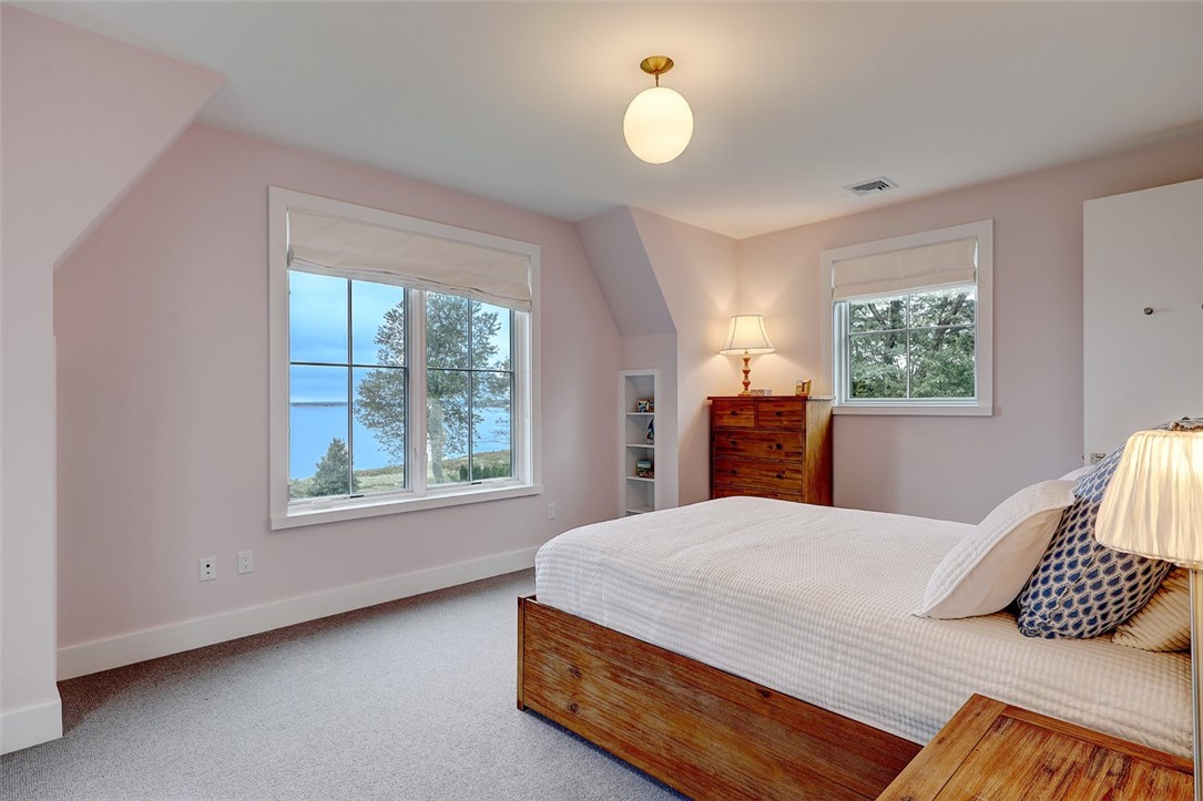 35 Fessenden Road Barrington, RI 02806 - Photo 37 of 50