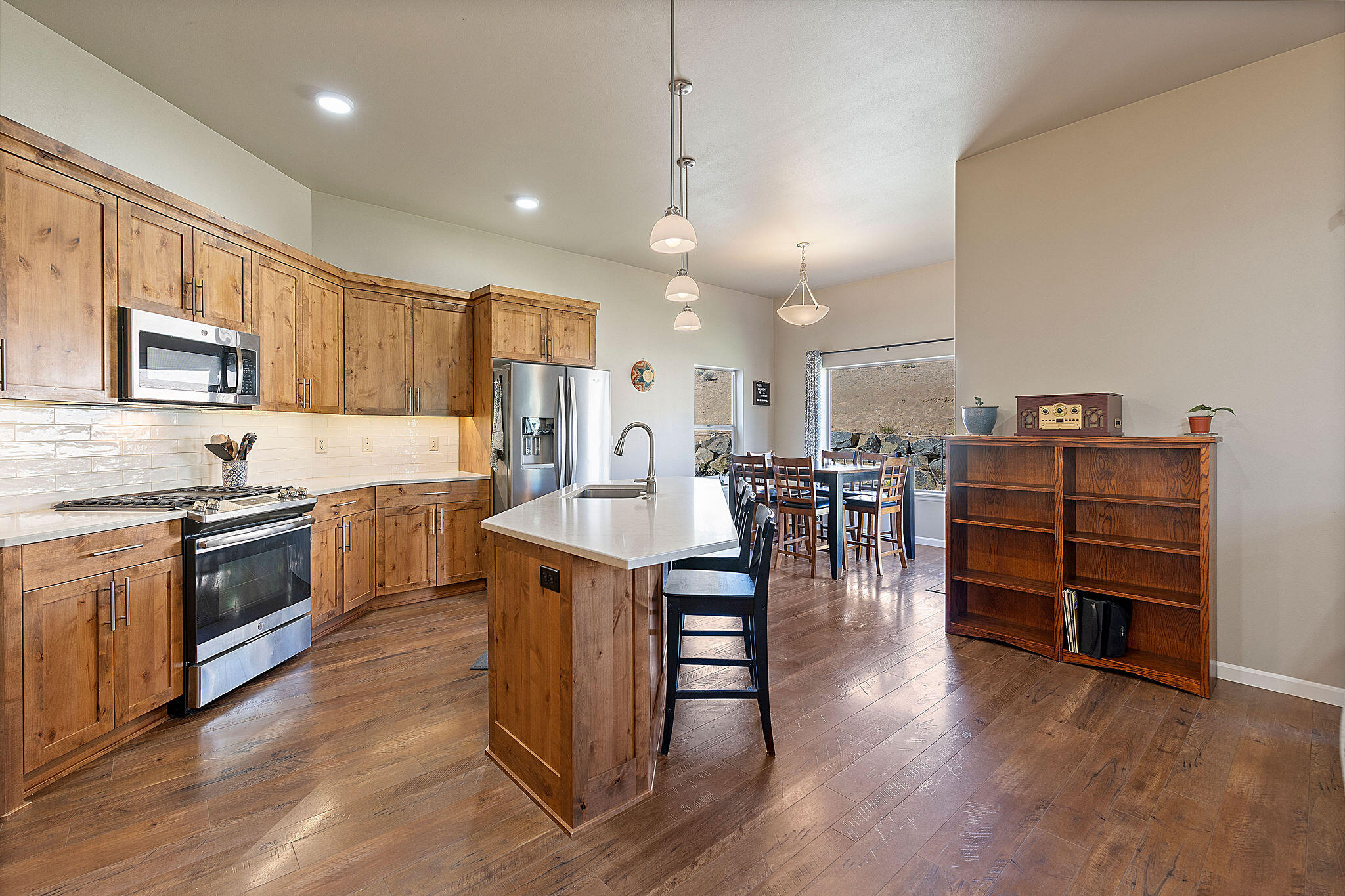 2273 Northeast Valley View Madras, OR 97741 - Photo 4 of 30