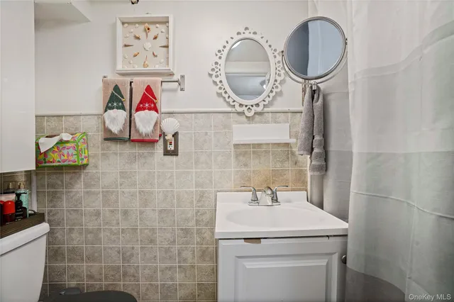 $848,000 | 48 Gotham Avenue | Gerritsen Beach