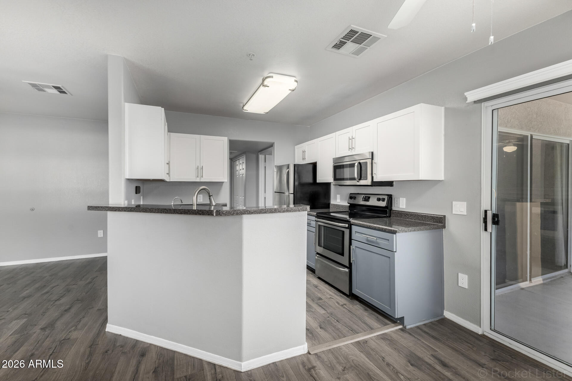 1295 North Ash Street, Unit 121 Gilbert, AZ 85233 - Photo 9 of 30 09 Ash 121
