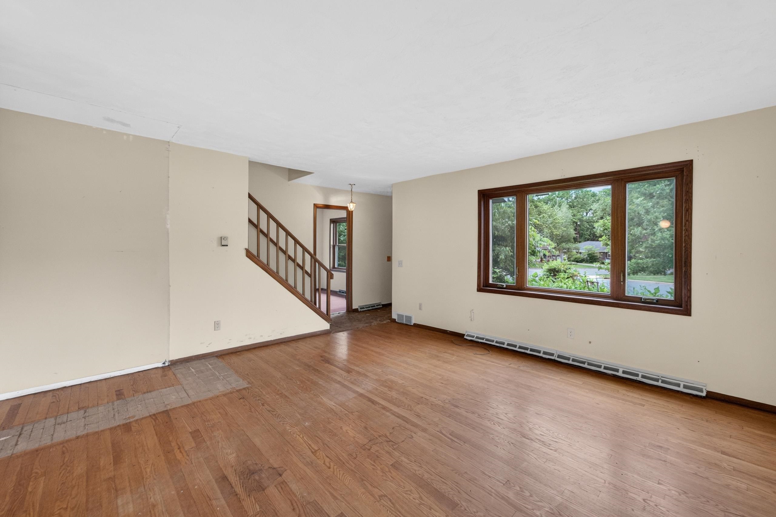 1605 Maple Street Middleton, WI 53562 - Photo 3 of 30
