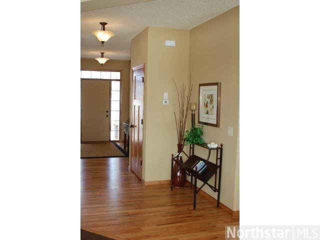 1354 Ridge Lane Shakopee, MN 55379 - Photo 2 of 14 Gallery Image 2