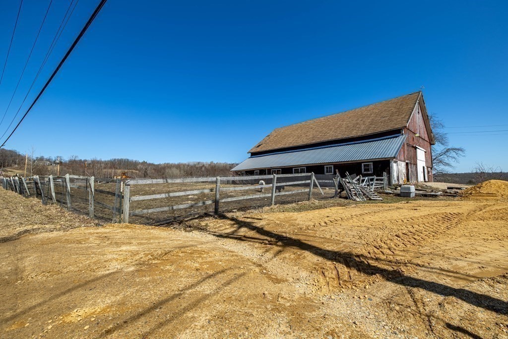 300 Coy Hill Road Warren, MA 01083 - Photo 4 of 42 Gallery Image 4