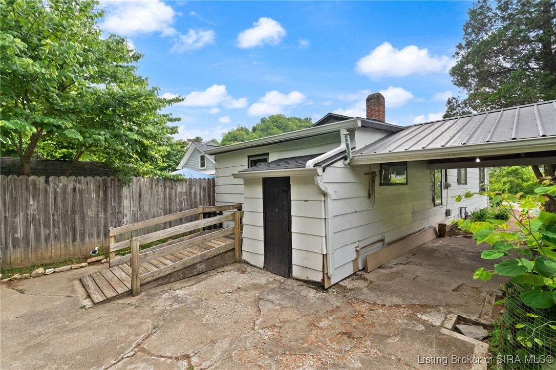 1131 Walnut Street Madison, IN 47250 - Photo 6 of 24