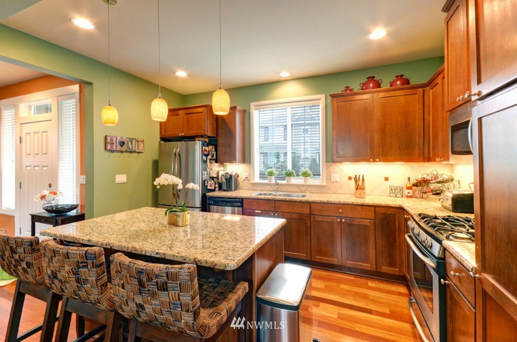 18304 36th Avenue Southeast Bothell, WA 98012 - Photo 9 of 24