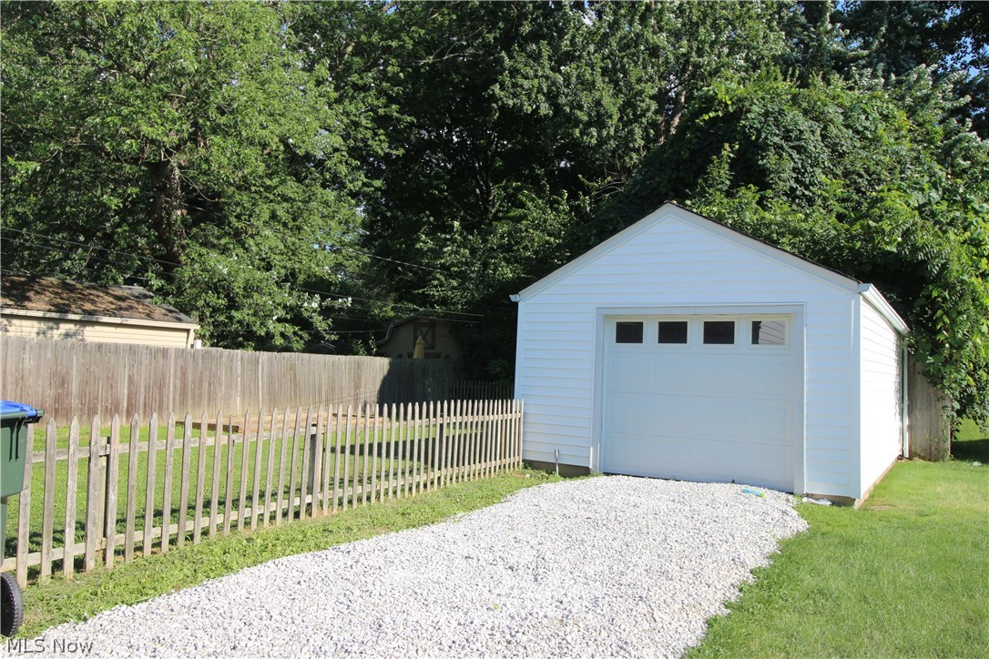 2233 Harding Road Cuyahoga Falls, OH 44223 - Photo 21 of 24