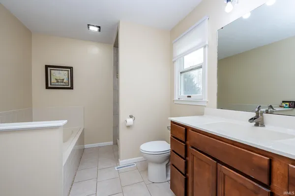 $579,999 | 51855 Deer Trail Court, Granger, IN 46530