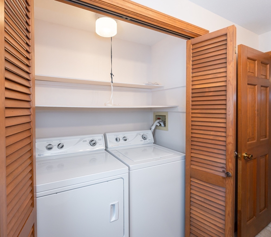 28 Bridal Path Road Dracut, MA 01826 - Photo 13 of 39