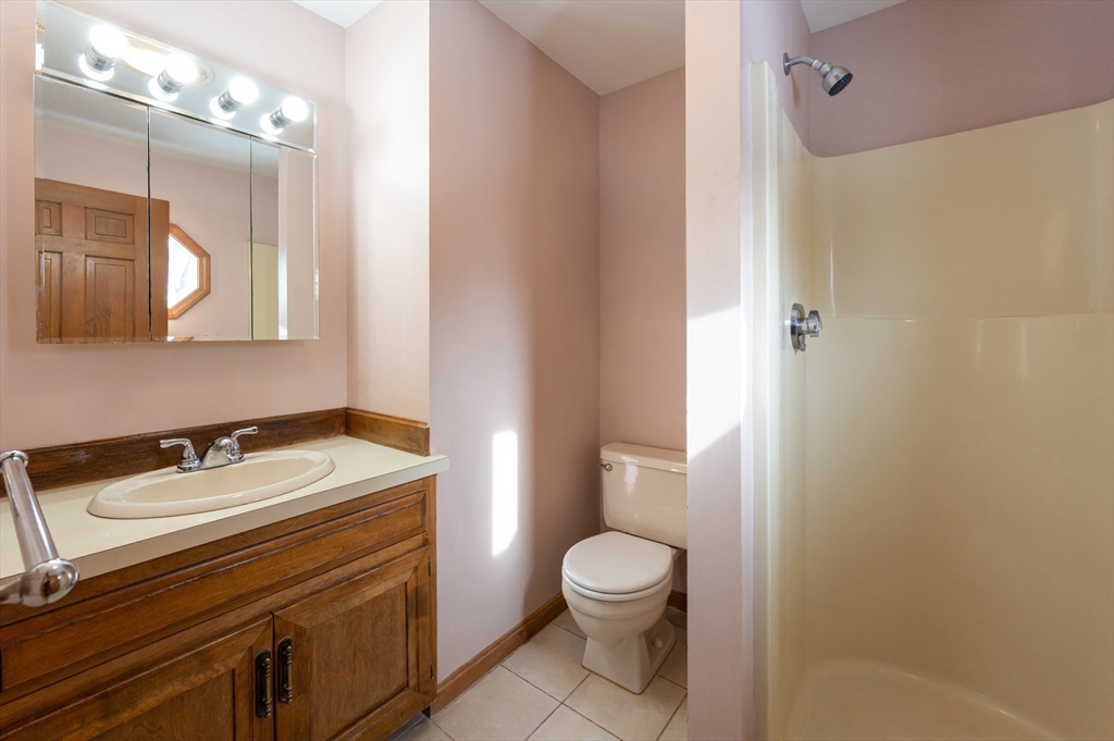 28 Bridal Path Road Dracut, MA 01826 - Photo 18 of 39