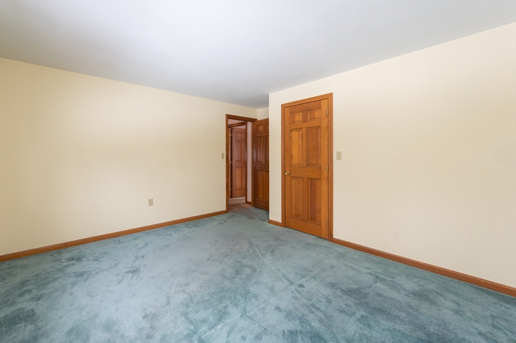 28 Bridal Path Road Dracut, MA 01826 - Photo 20 of 39