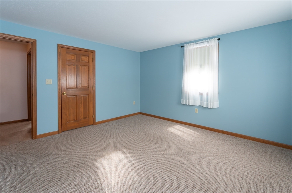 28 Bridal Path Road Dracut, MA 01826 - Photo 23 of 39