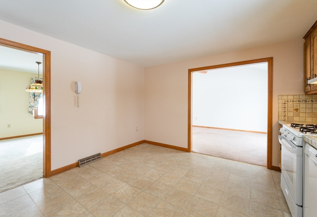 28 Bridal Path Road Dracut, MA 01826 - Photo 5 of 39