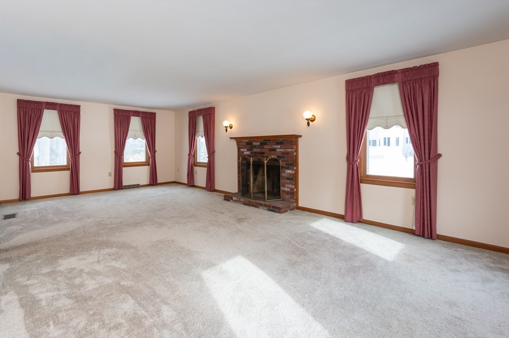 28 Bridal Path Road Dracut, MA 01826 - Photo 9 of 39