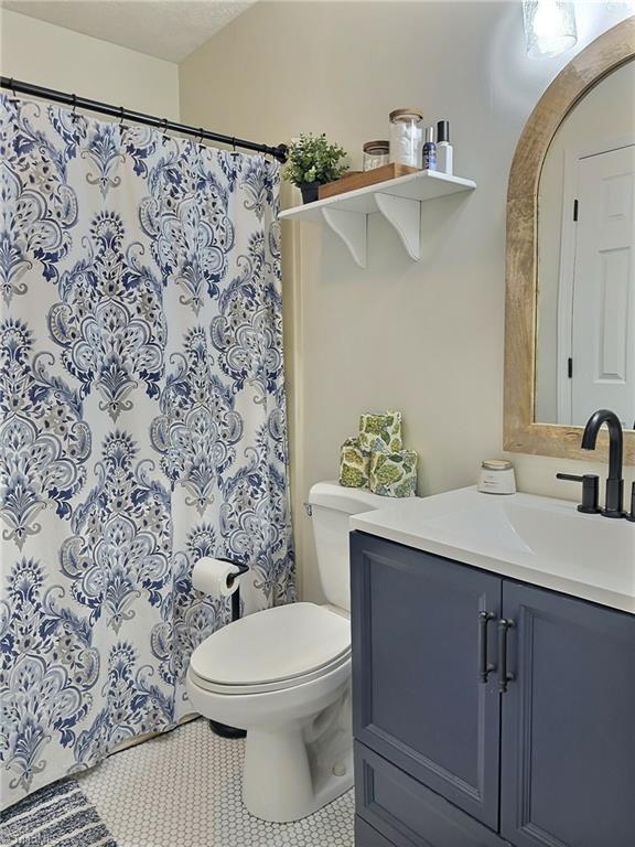 488 Kellwood Drive Extension Boone, NC 28607 - Photo 13 of 21 Guest / Second Bathroom