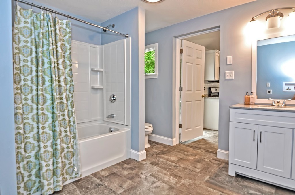 26 Bacon Square Plainville, MA 02762 - Photo 10 of 19