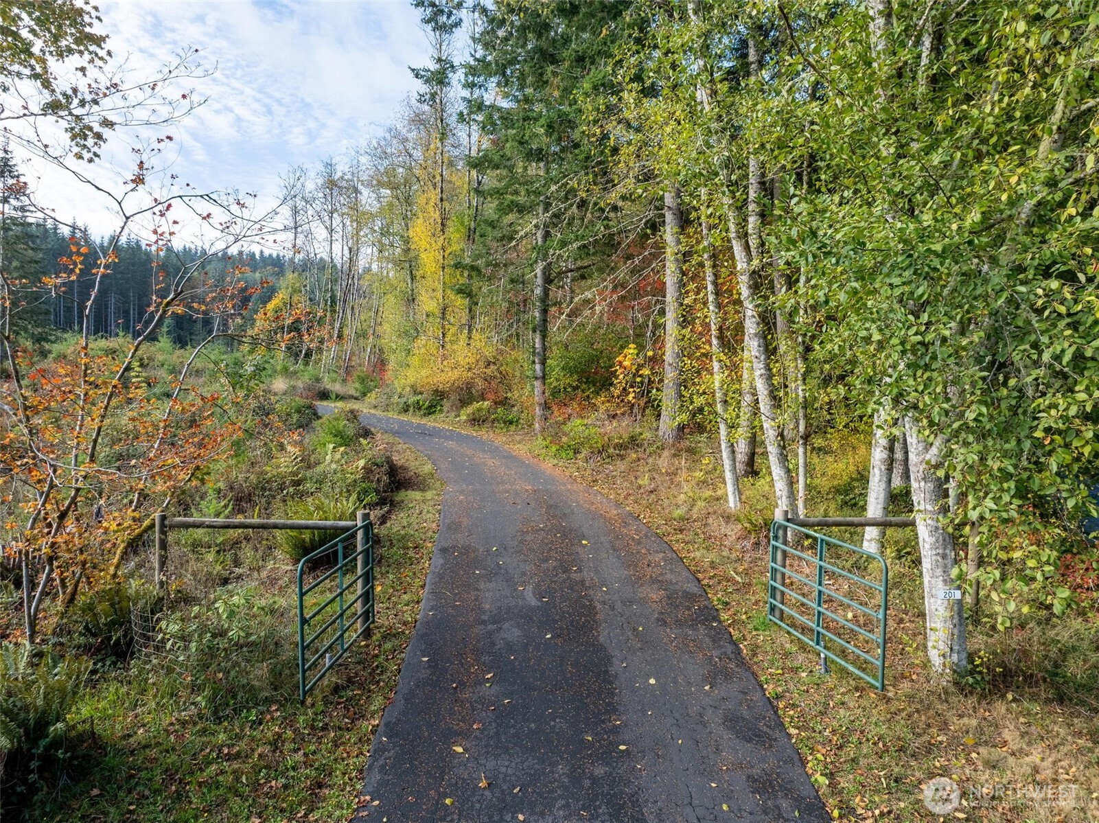 201 Crego Ridge Road Chehalis, WA 98532 - Photo 34 of 38 a view of a pathway with a wrought fence