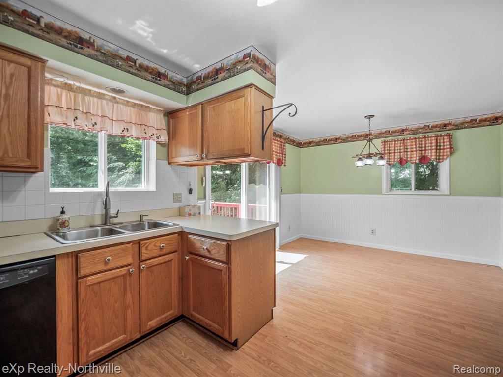 25535 Napier Road South Lyon, MI 48178 - Photo 12 of 35
