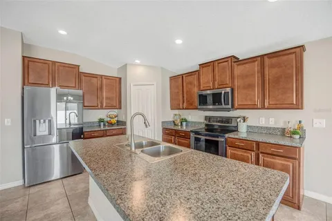 $325,000 | 10532 Standing Stone Drive, Wimauma, FL 33598