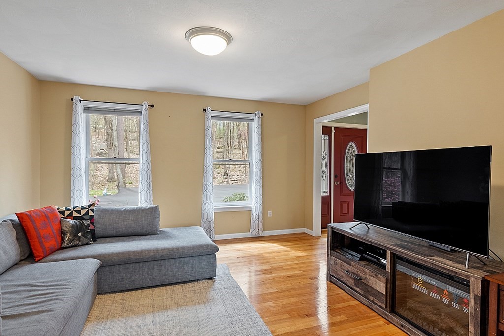 54 R Tenney Road Westford, MA 01886 - Photo 6 of 42