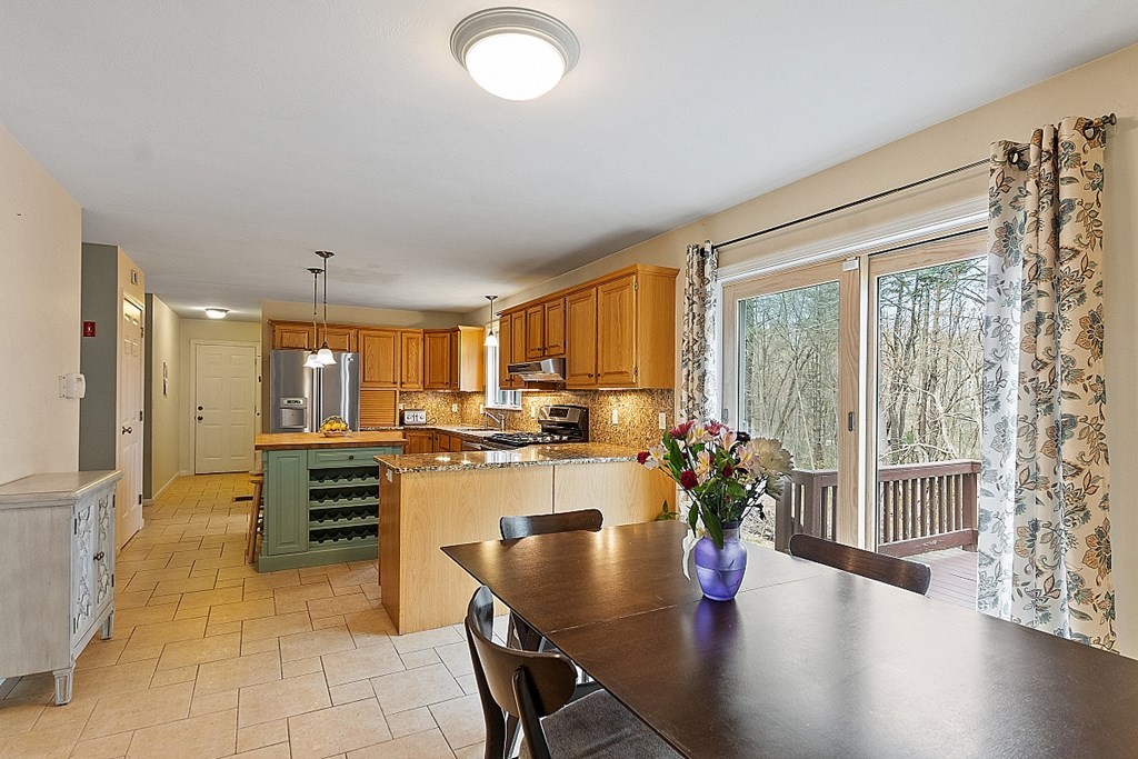 54 R Tenney Road Westford, MA 01886 - Photo 8 of 42