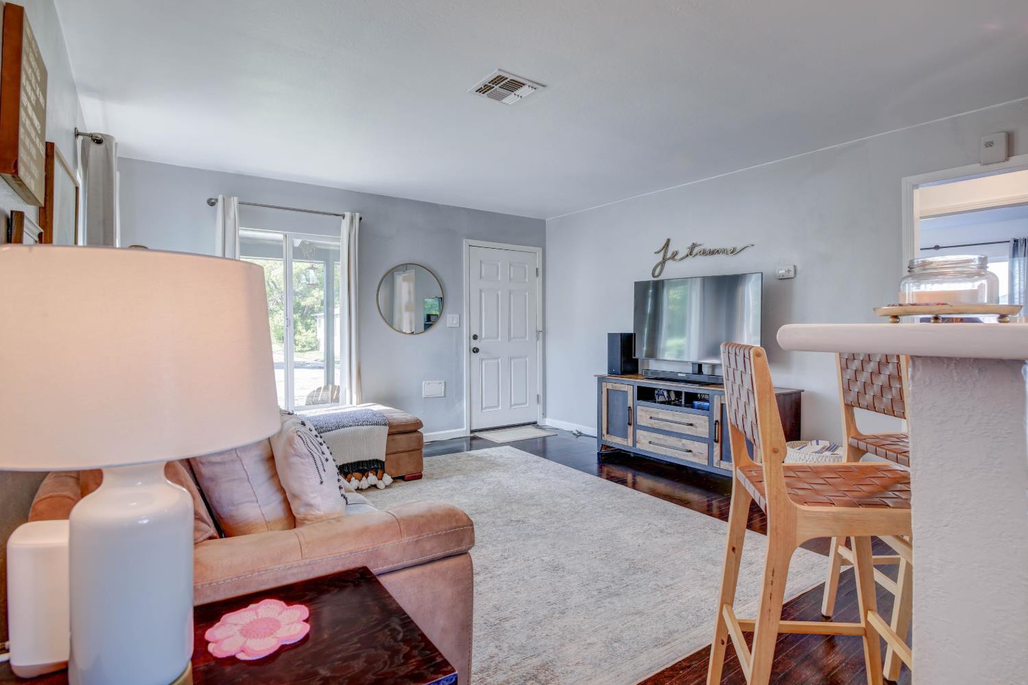 1424 Kitchner Road Sacramento, CA 95822 - Photo 14 of 28 Living room from kitchen