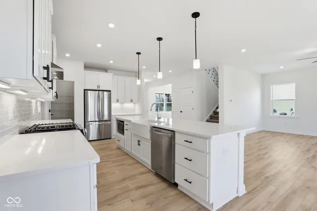 $644,000 | 6882 Linden Woods Drive, Avon, IN 46123