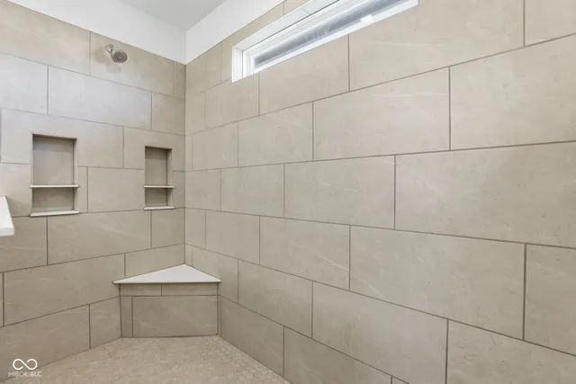 $675,000 | 6882 Linden Woods Drive, Avon, IN 46123