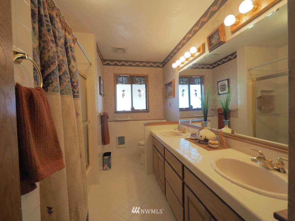 901 West Sequim Bay Road Sequim, WA 98382 - Photo 13 of 25