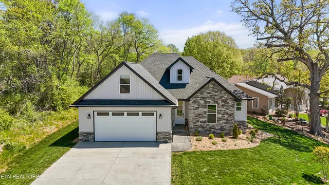 $634,900 | 141 Daleyuhski Way, Loudon, TN 37774
