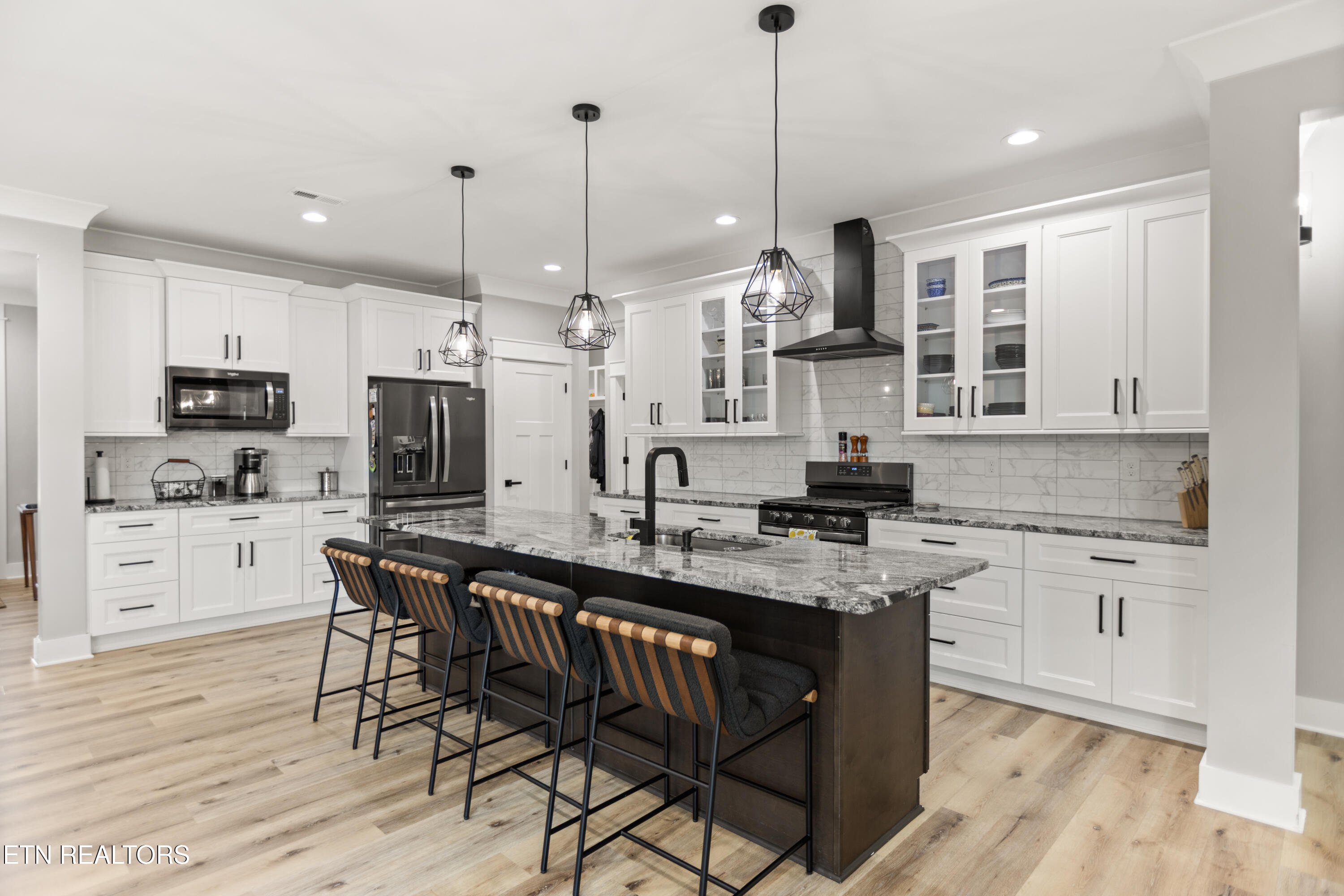 141 Daleyuhski Way Loudon, TN 37774 - Photo 13 of 37 4M6A8719