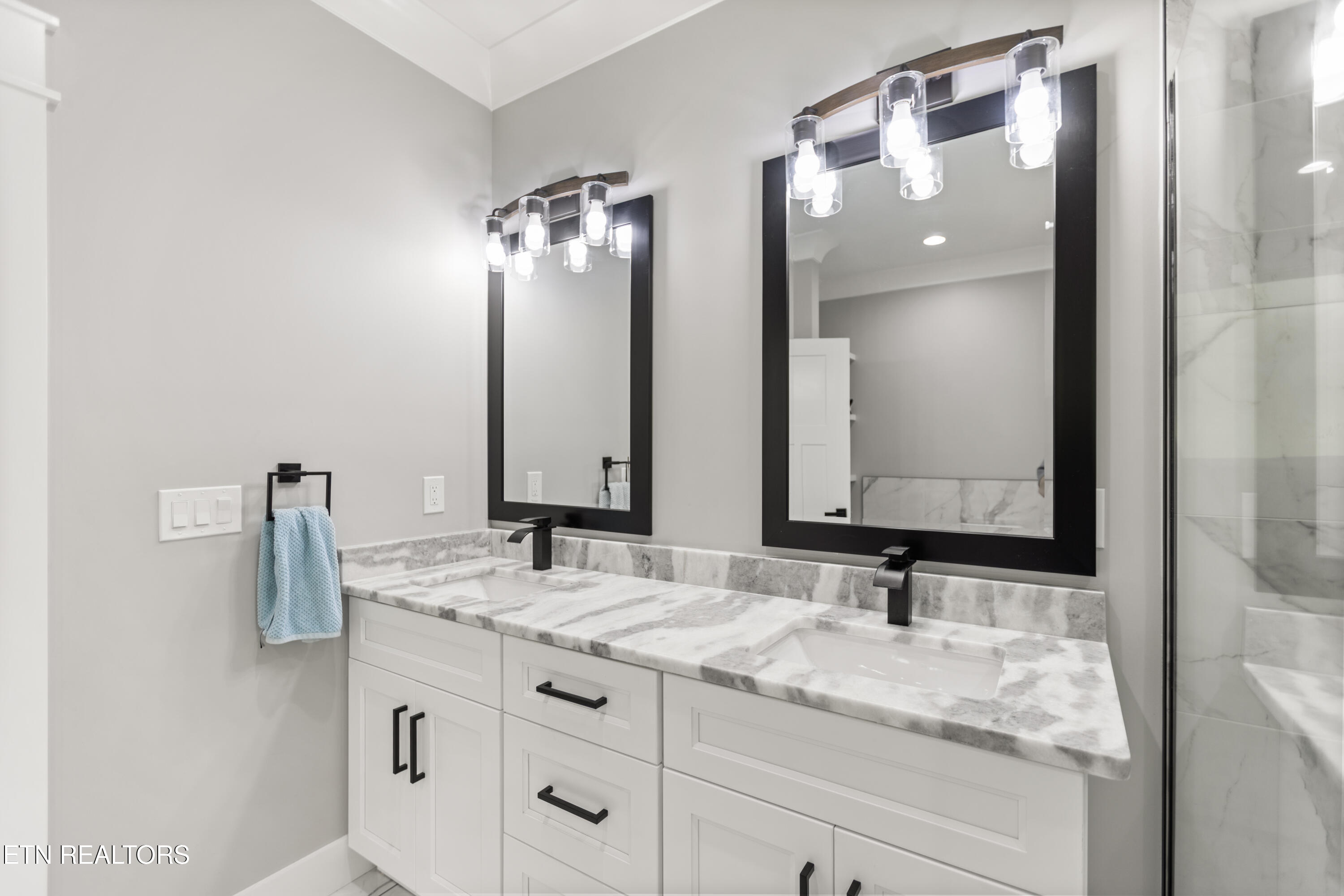 141 Daleyuhski Way Loudon, TN 37774 - Photo 20 of 37 4M6A8821