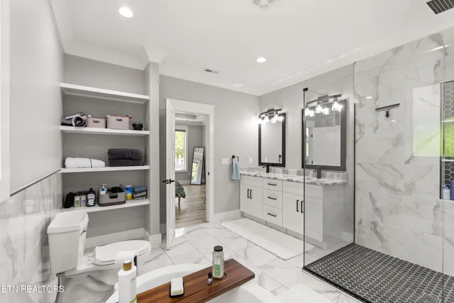 $634,900 | 141 Daleyuhski Way, Loudon, TN 37774