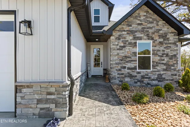 $634,900 | 141 Daleyuhski Way, Loudon, TN 37774