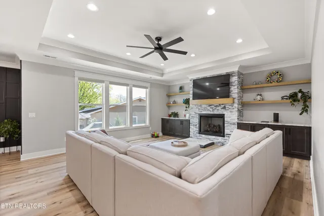 $634,900 | 141 Daleyuhski Way, Loudon, TN 37774