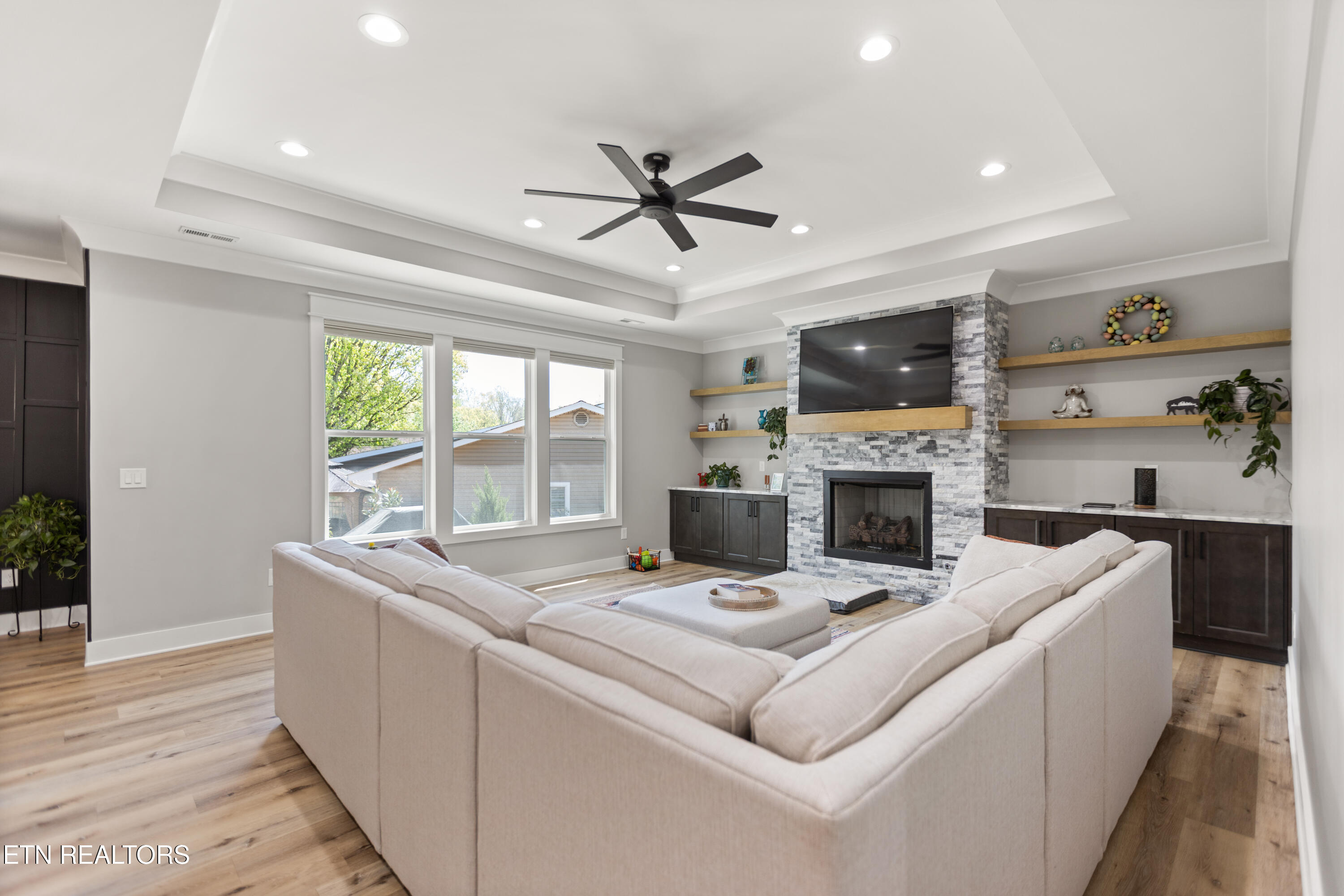 141 Daleyuhski Way Loudon, TN 37774 - Photo 10 of 37 4M6A8782