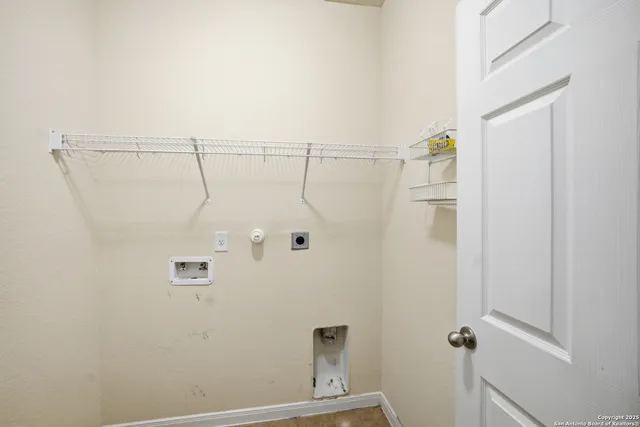 $2,250 | 8822 Palmetto Park, Converse, TX 78109