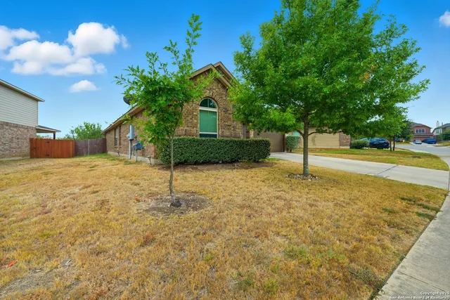 $2,250 | 8822 Palmetto Park, Converse, TX 78109