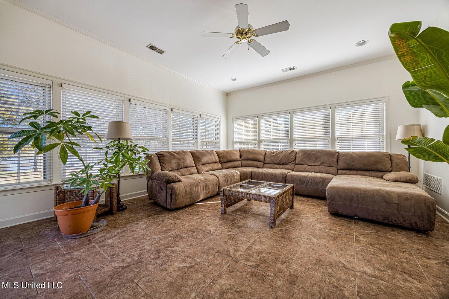 8280 Germantown Road Olive Branch, MS 38654 - Photo 12 of 31 24-2650831ah-8280 Germantown Rd