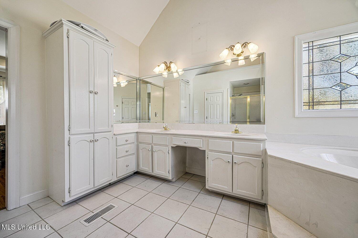 8280 Germantown Road Olive Branch, MS 38654 - Photo 15 of 31 16-2650831ah-8280 Germantown Rd