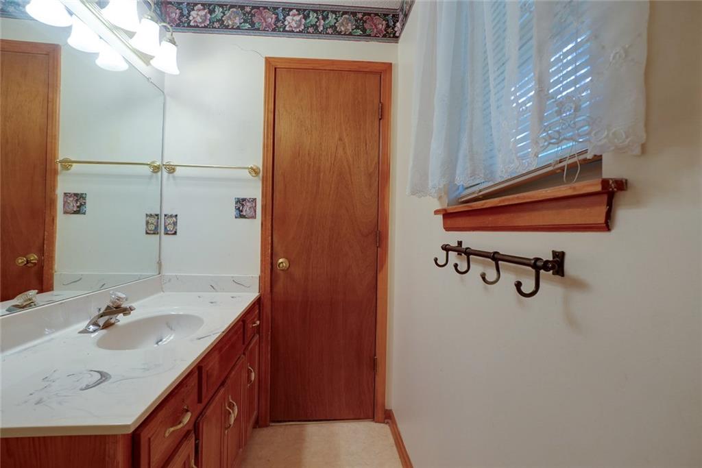 1211 North Davis Road Independence, MO 64056 - Photo 27 of 33