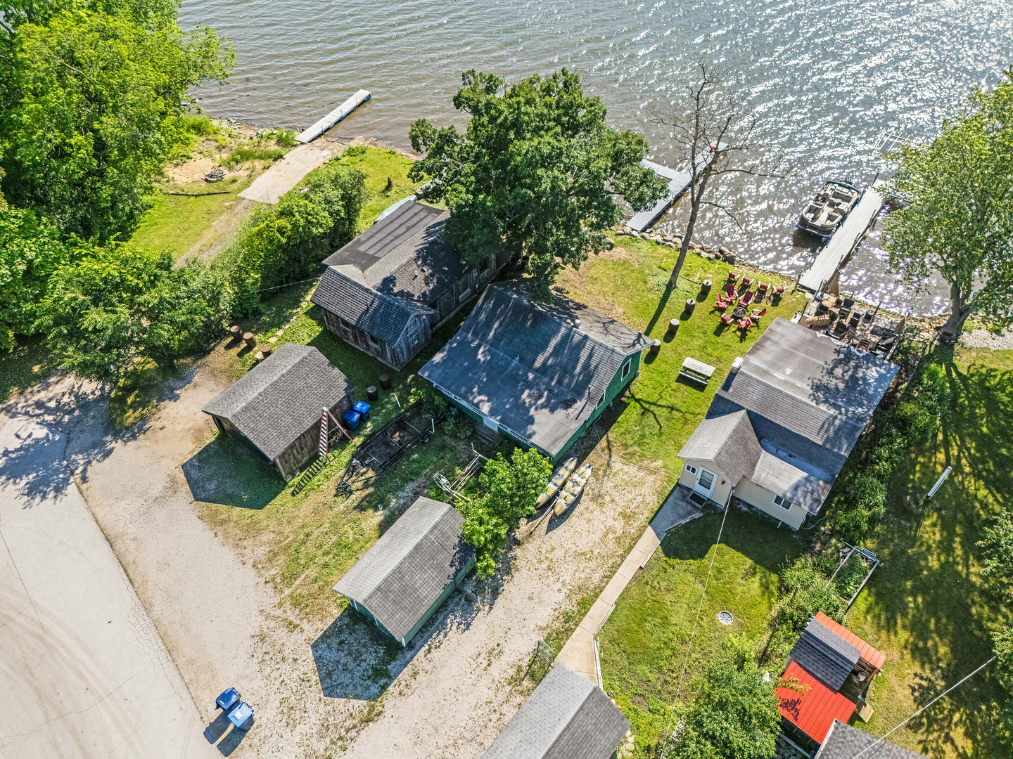 5-n092 Grove Avenue St. Charles, IL 60174 - Photo 3 of 20 an aerial view of a house with a garden