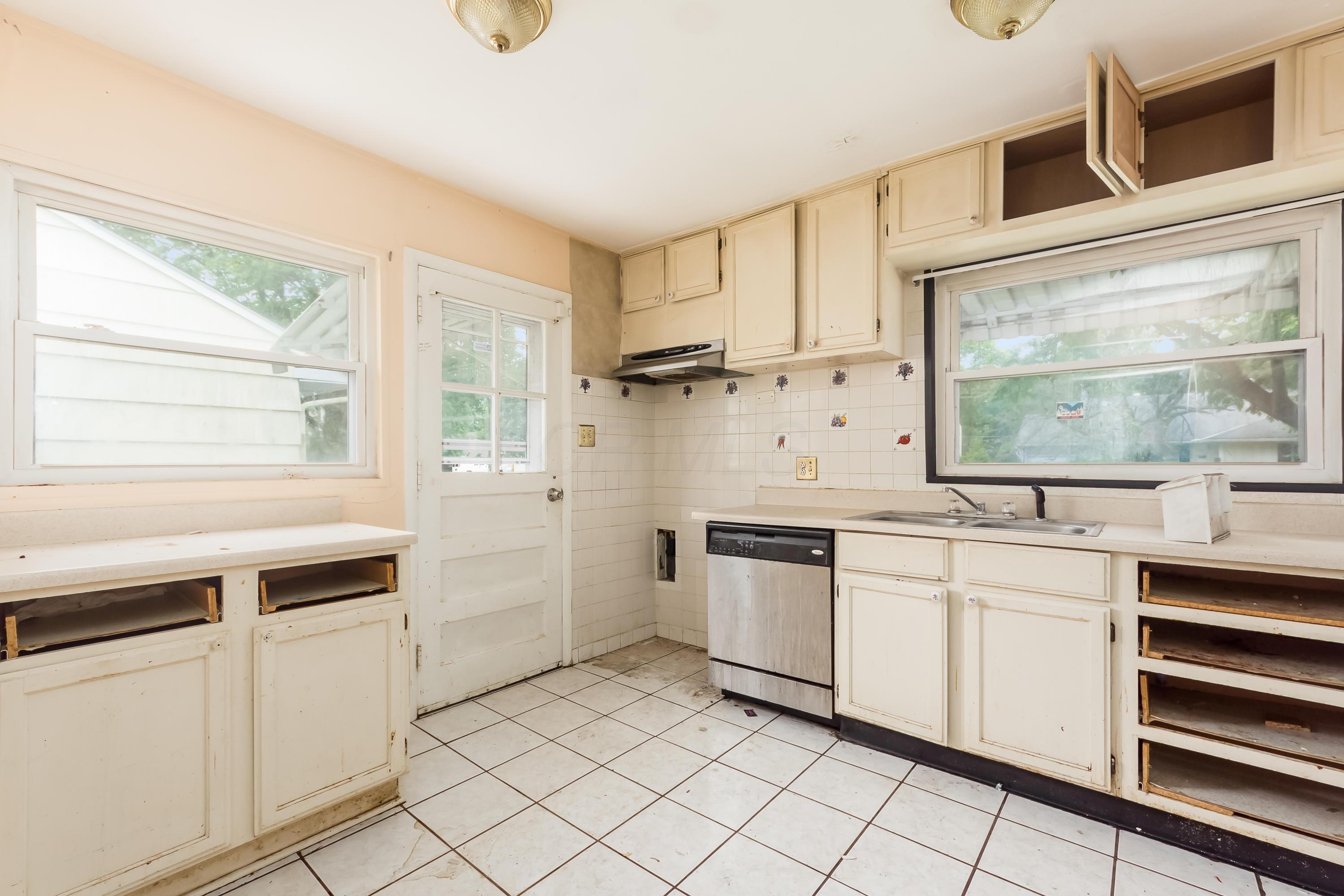1236 Country Club Road Columbus, OH 43227 - Photo 8 of 29 Gallery Image 8