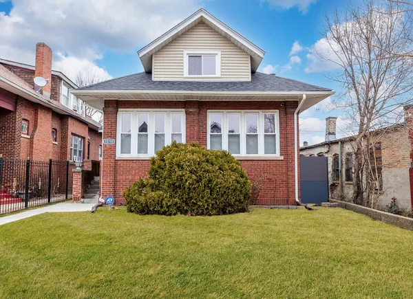 $529,000 | 7251 South Paxton Avenue, Chicago, IL 60649