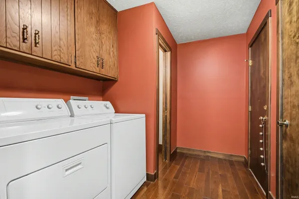 $255,000 | 283 Meadowlark Lane, Bremen, IN 46506