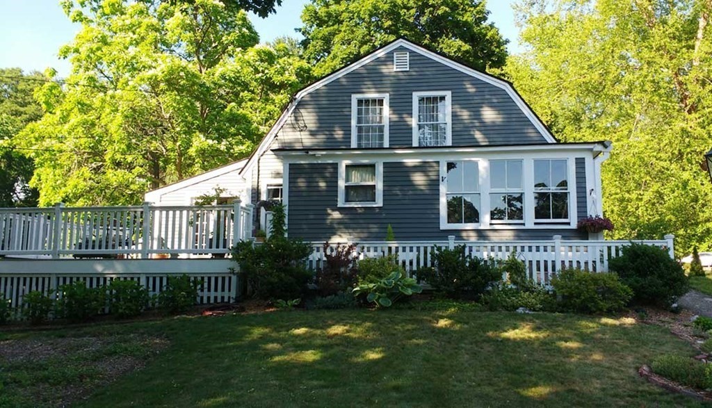 236 Goldthwaite Road Northbridge, MA 01588 - Photo 3 of 23