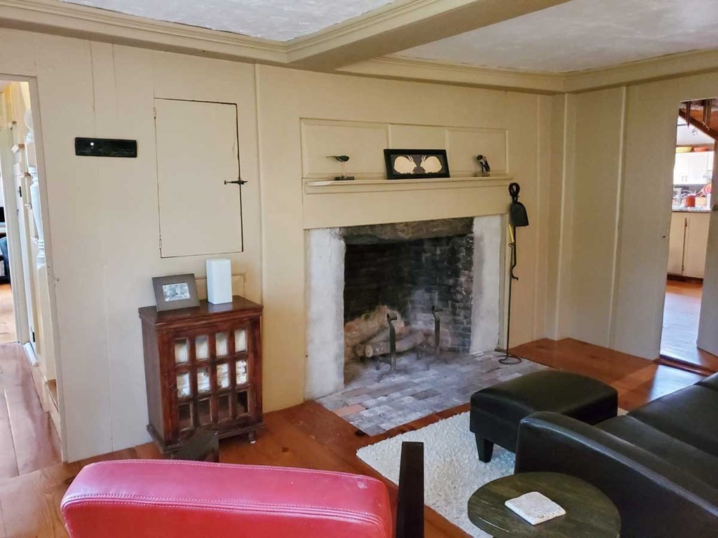 236 Goldthwaite Road Northbridge, MA 01588 - Photo 9 of 23