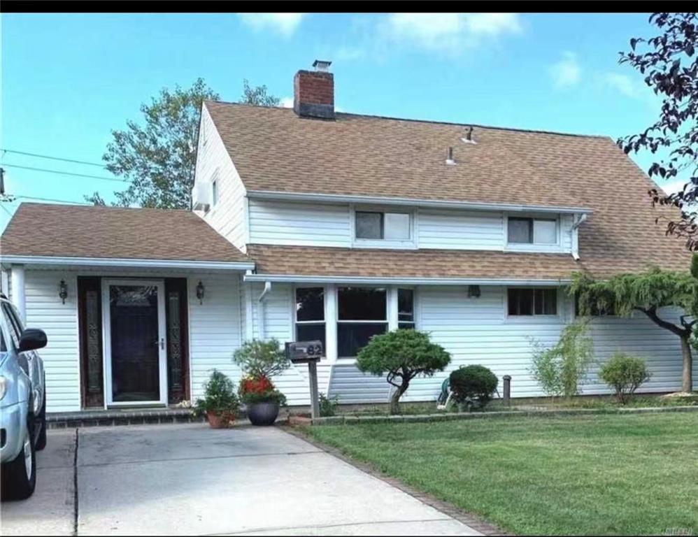82 Lantern Road Hicksville, NY 11801 - Photo 1 of 28