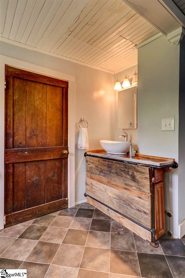 60 Hellams Road Gray Court, SC 29645 - Photo 13 of 21