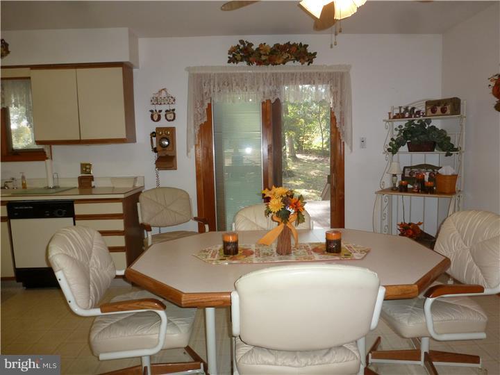 601 Johnson Road Sicklerville, NJ 08081 - Photo 7 of 24 Kitchen