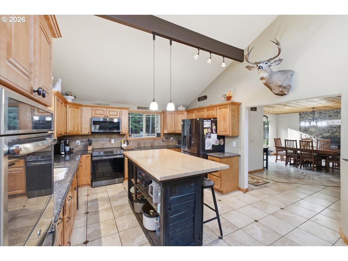 42801 Island Inn Drive Lebanon, OR 97355 - Photo 14 of 32